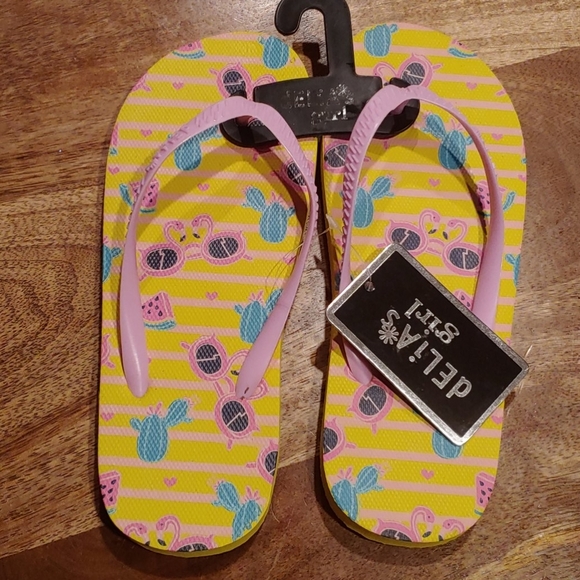 NWT 2/$10 dELiA*s Flip Flop - Picture 1 of 4